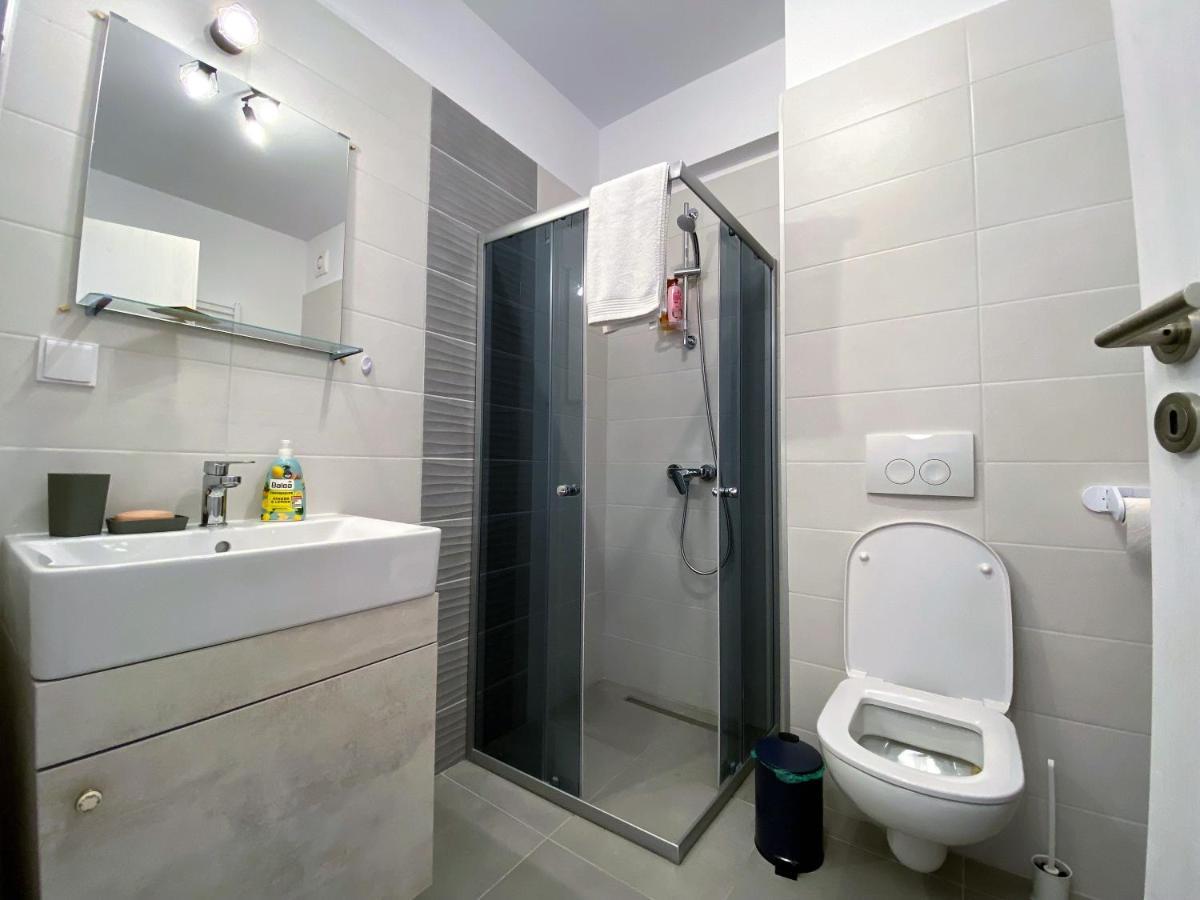 Plaza View Studio Bucharest Luaran gambar